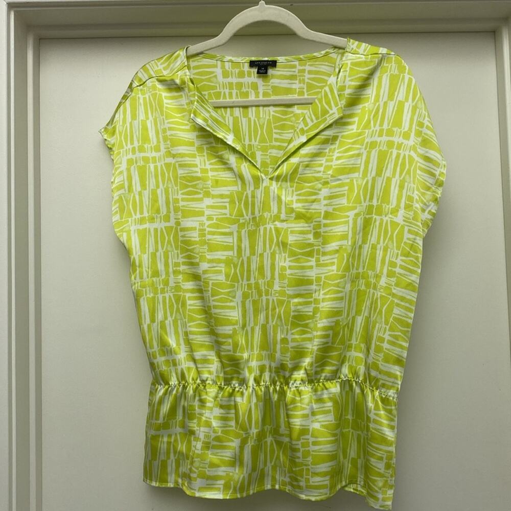 Ann Taylor Lime Green Short Sleeve Geometric Print Shirt, Size M